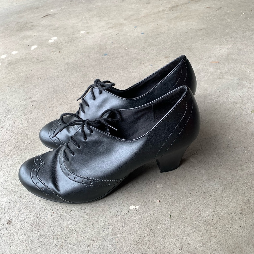 Predictions Oxford Wingtip Heels